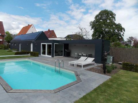 naert-kristof-bouwen-en-verbouwen-met-geisoleerde-sandwichpanelen-poolhouse-voorbeeld