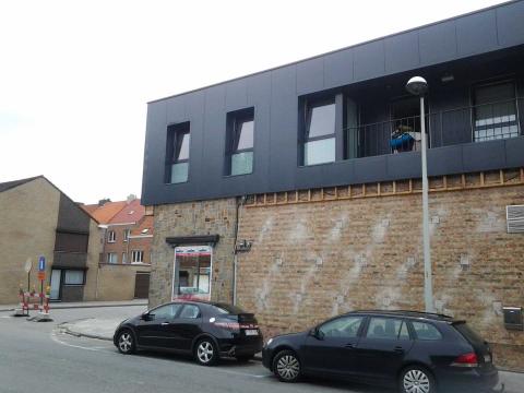 naert-kristof-bouwen-en-verbouwen-met-geisoleerde-sandwichpanelen-toepassingen-diensten-sandwichpanelen-voorbeeld-gevelbekleding-particuliere-woning