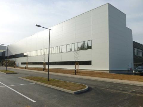 naert-kristof-bouwen-en-verbouwen-met-geisoleerde-sandwichpanelen-toepassingen-diensten-sandwichpanelen-voorbeeld-industriele-gevelbekleding