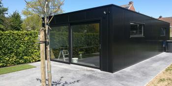 naert-kristof-bouwen-en-verbouwen-met-geisoleerde-sandwichpanelen-project-garage-Torhout-detail
